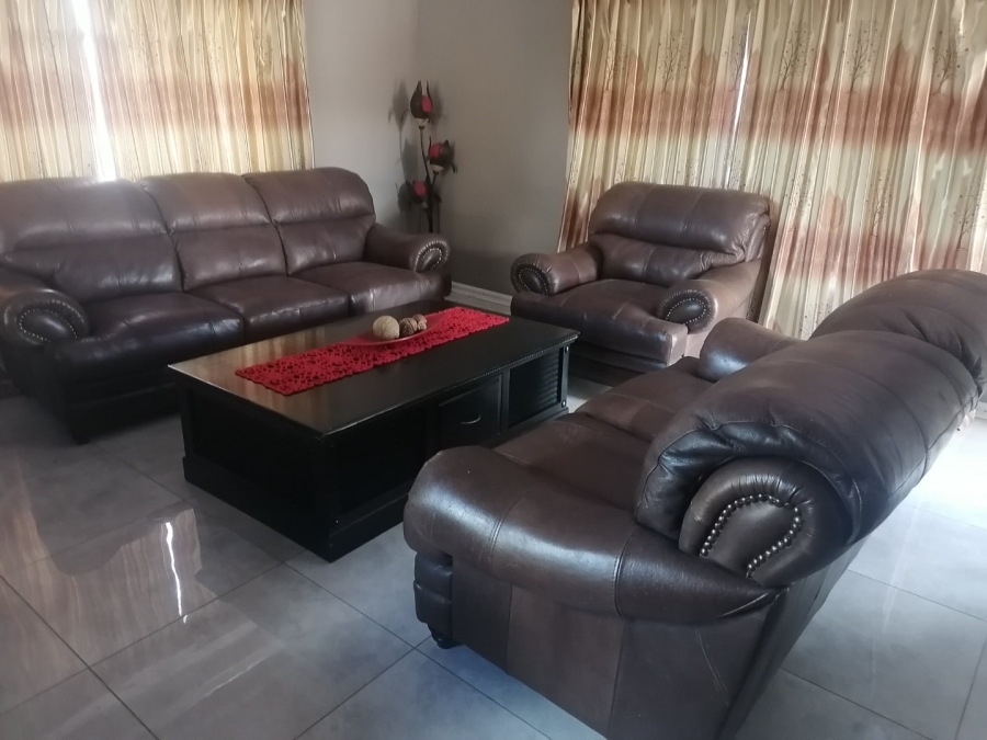 4 Bedroom Property for Sale in Lourierpark Free State